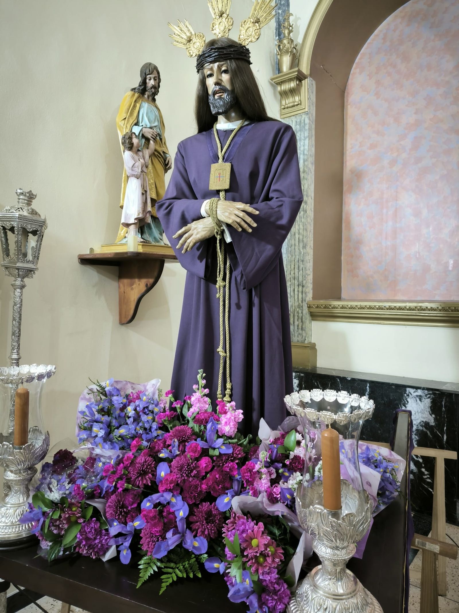 Comienza el traslado del Señor de Ceuta arropado por cientos de ceutíes