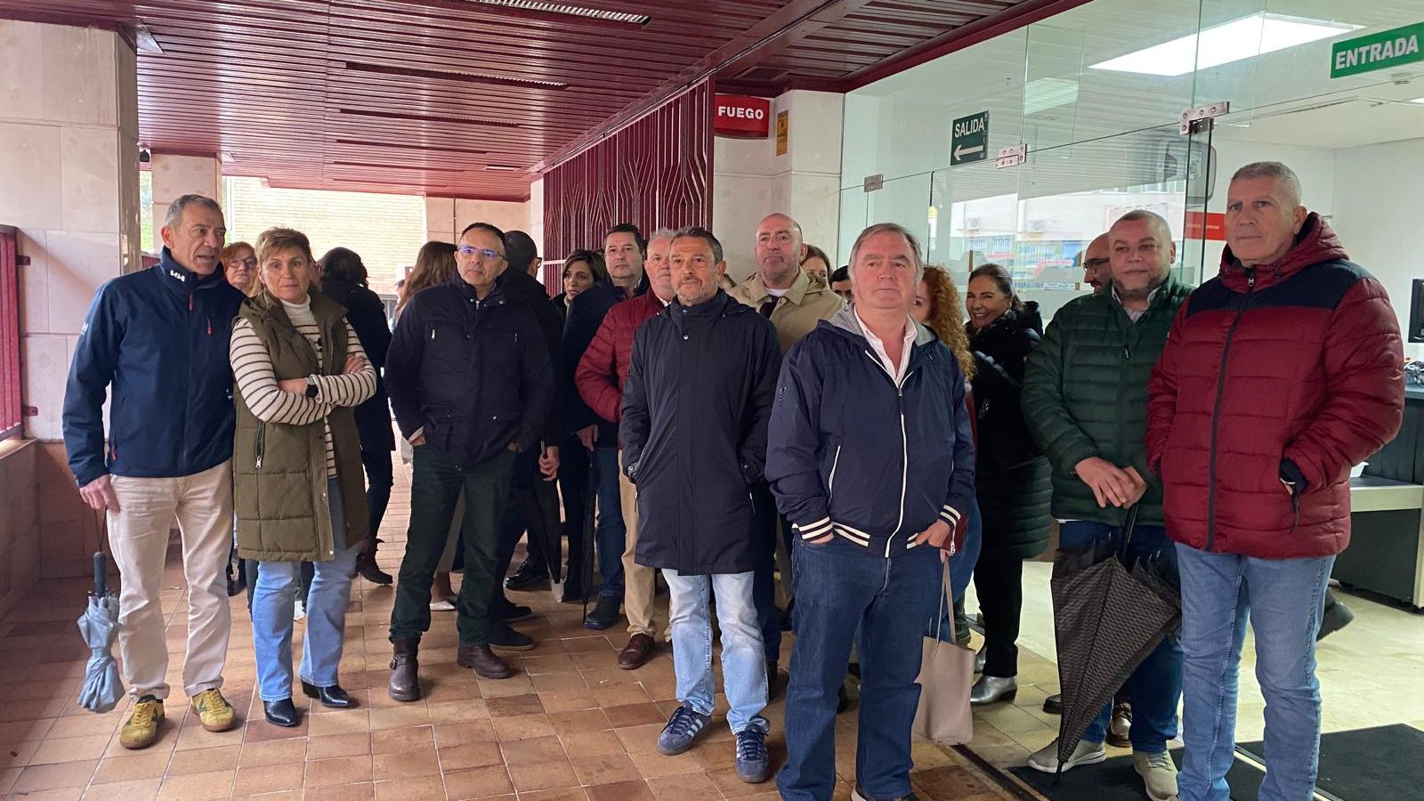 Concentración en la puerta de los Juzgados a mediados en diciembre de 2025 para pedir el cese del secretario.