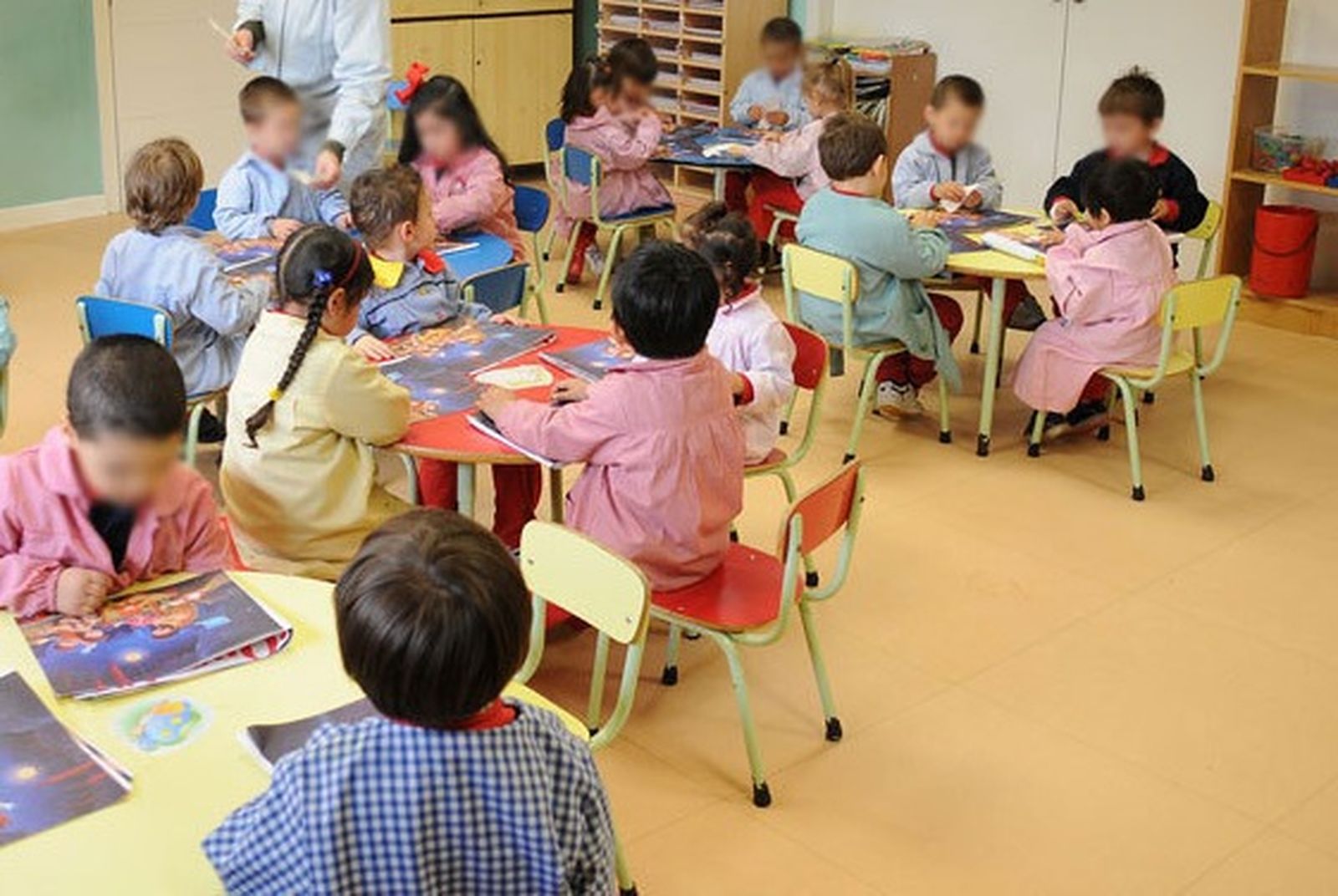 Un grupo de niños en una escuela de educación infantil en Ceuta