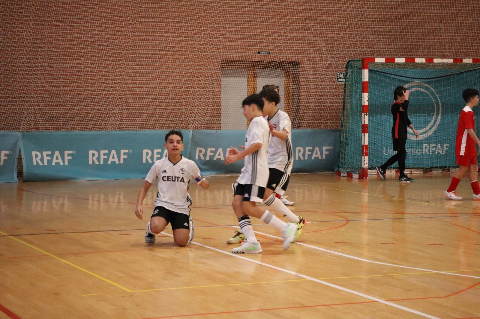 98f86eda-ef1d-4ed0-a498-2f211fa1031f