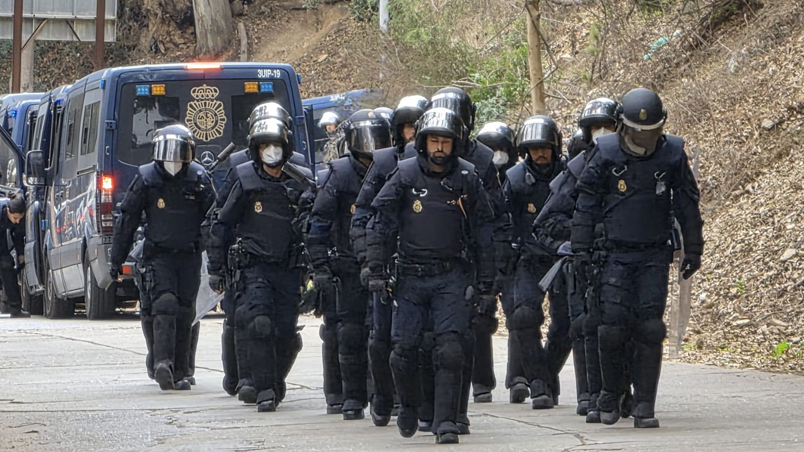 Amplio despliegue de la UIP en el CETI de Ceuta para proceder a la expulsión de decenas de migrantes