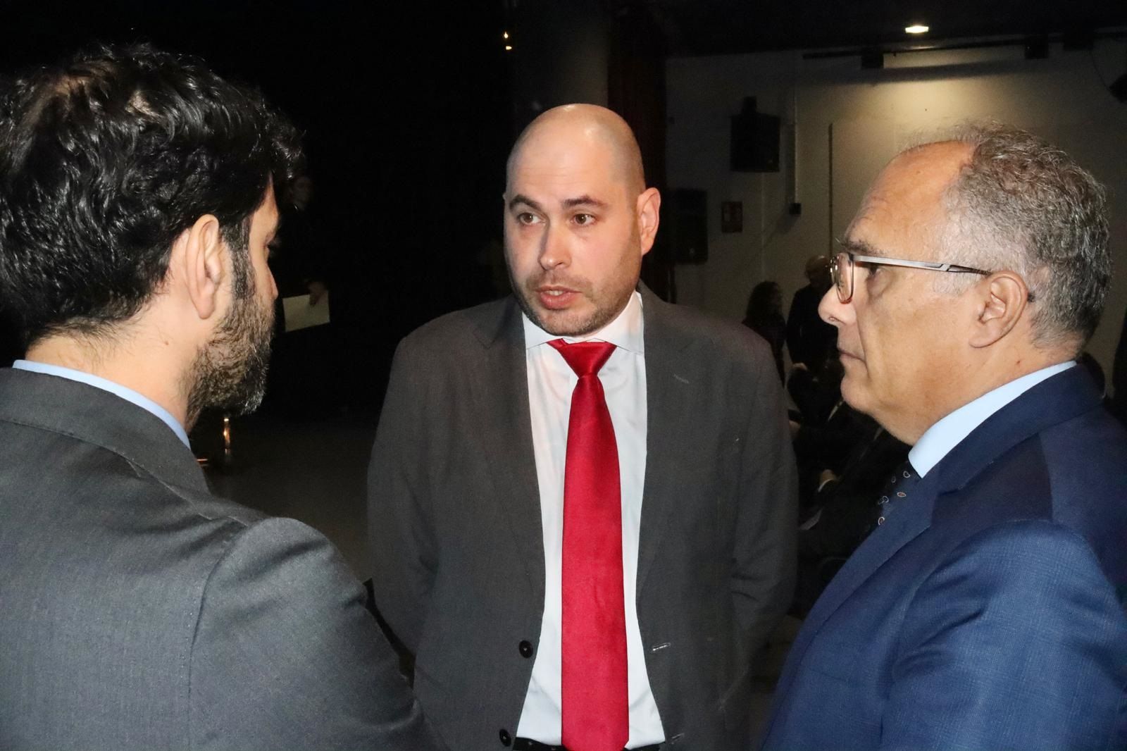 El Pueblo invita a reflexionar sobre el futuro del turismo en Ceuta