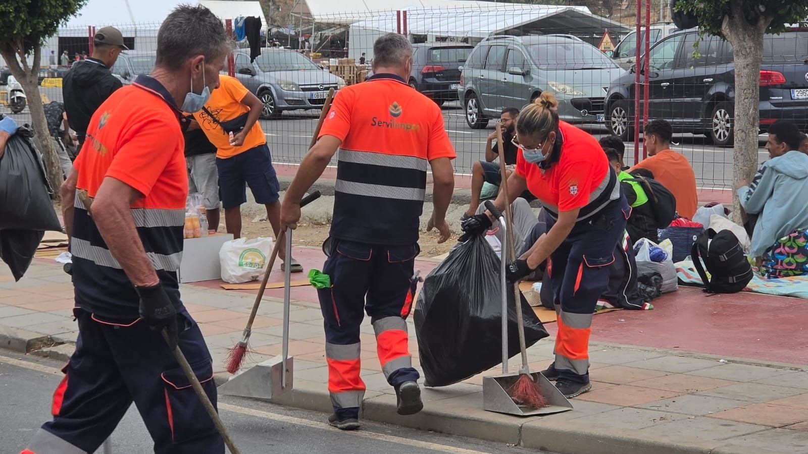 Servilimpce recoge 25 toneladas más de basura al día tras la invasión