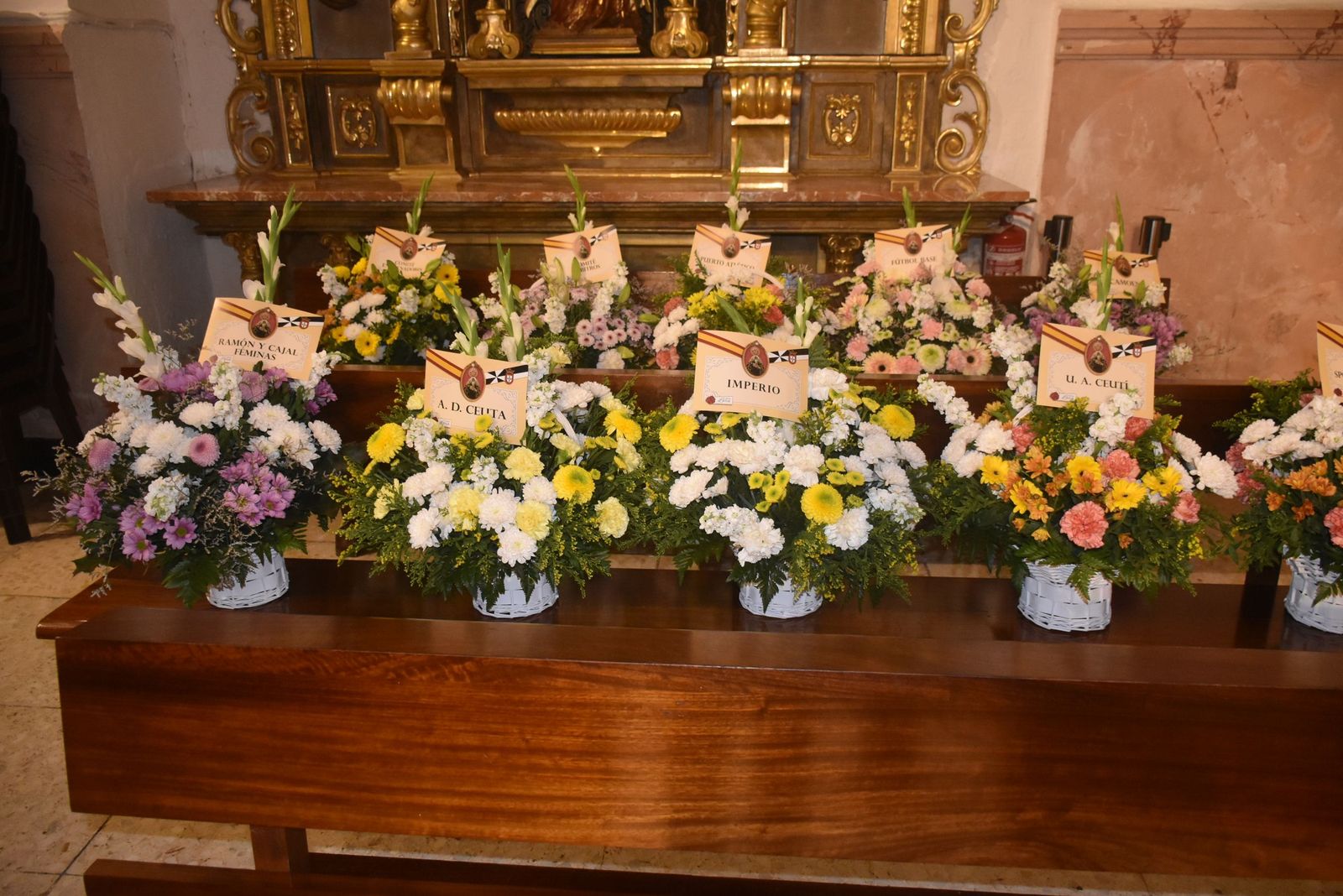 Ofrenda a la patrona y plegaria en Sidi Embarek