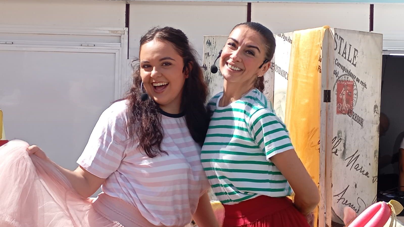 Olga Martí, junto a Salma, una de sus compañeras