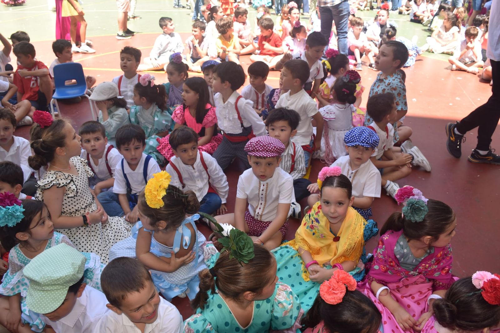El Colegio de San Agustín disfruta de una feliz jornada solidaria con su Cruz de Mayo
