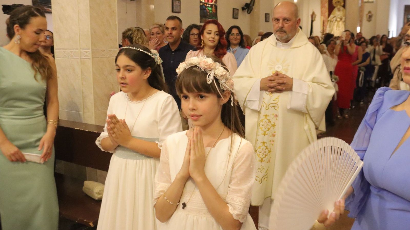Comuniones en la parroquia de San Juan de Dios