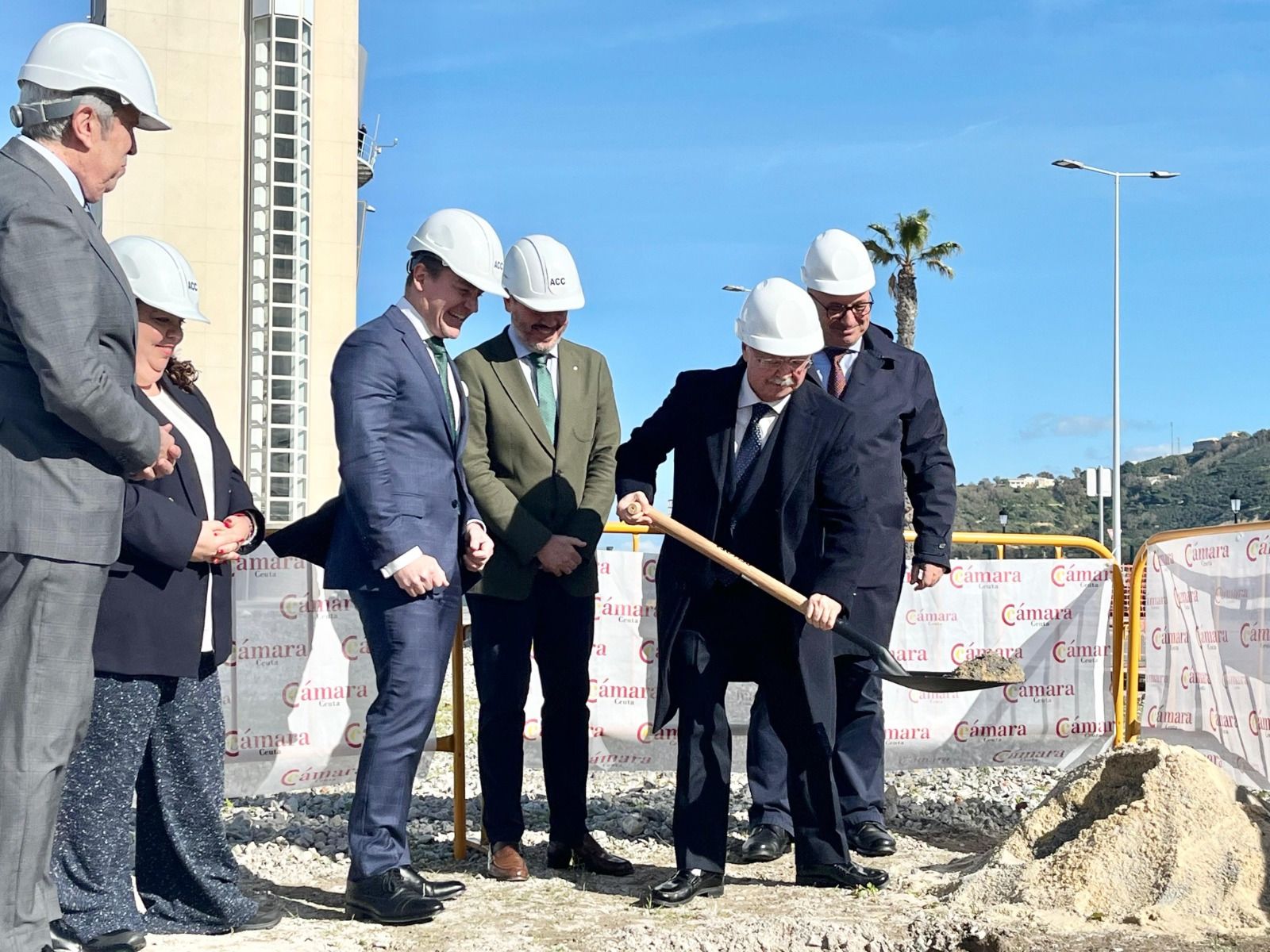 Primera piedra de la incubadora de alta tecnología Odissea