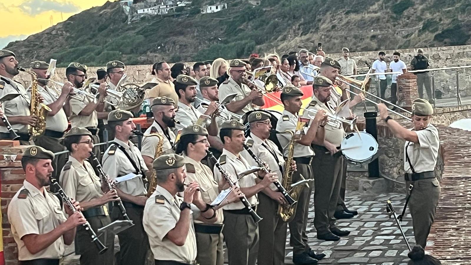 Homenaje en el Museo del Desnarigado al héroe ceutí Fernando de Leyba y arriado de bandera por el 115 aniversario fundacional del Grupo de Regulares número 54