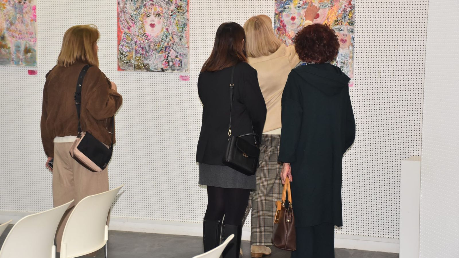 Inauguración de la exposición de pintura de Noemí Escalante