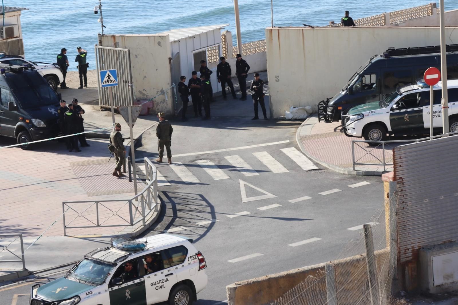 Despliegue policial en la frontera de El Tarajal
