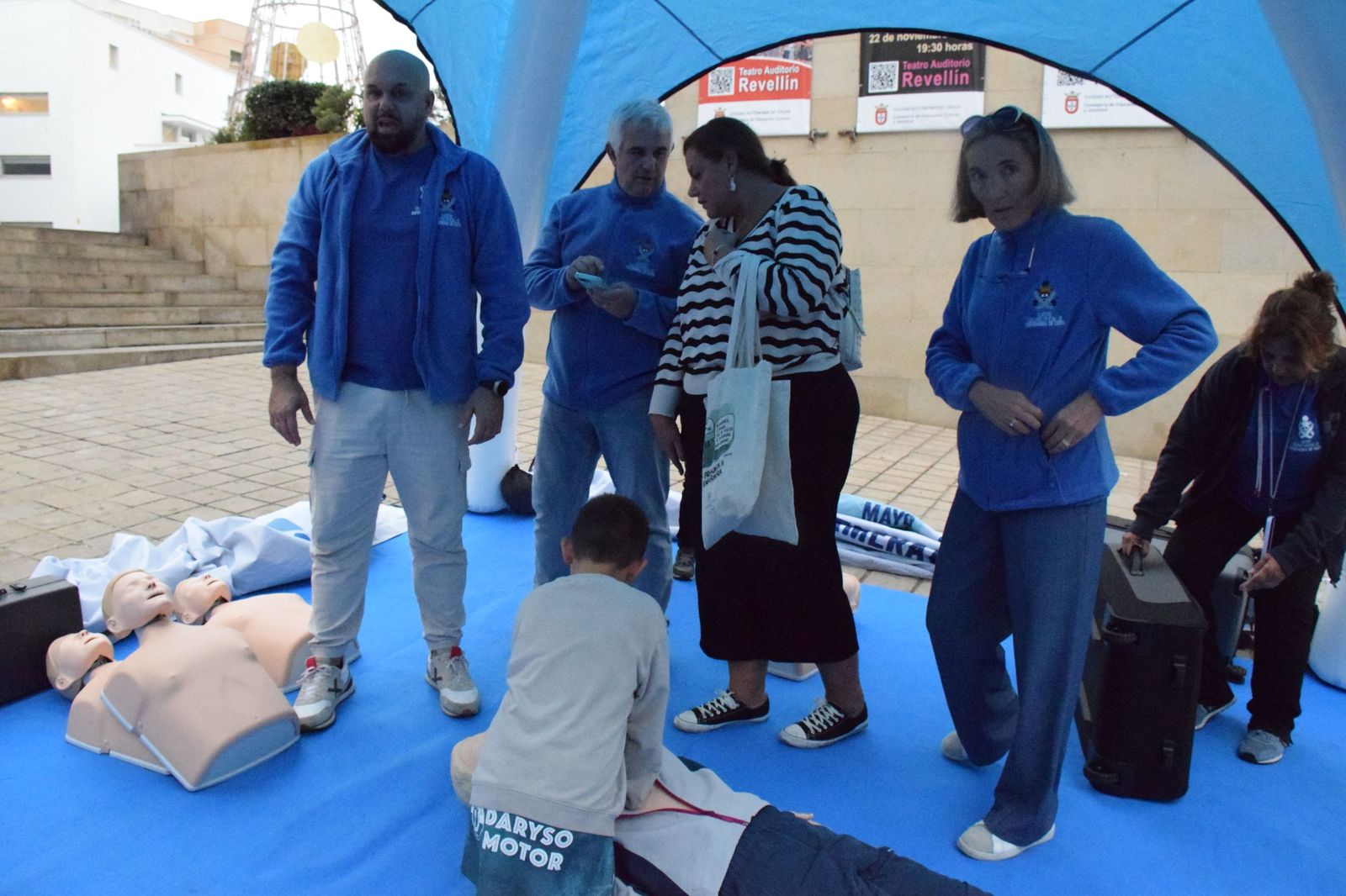 Enfermeros durante un taller organizado en el día de ayer por el Colegio de Enfermería de Ceuta.