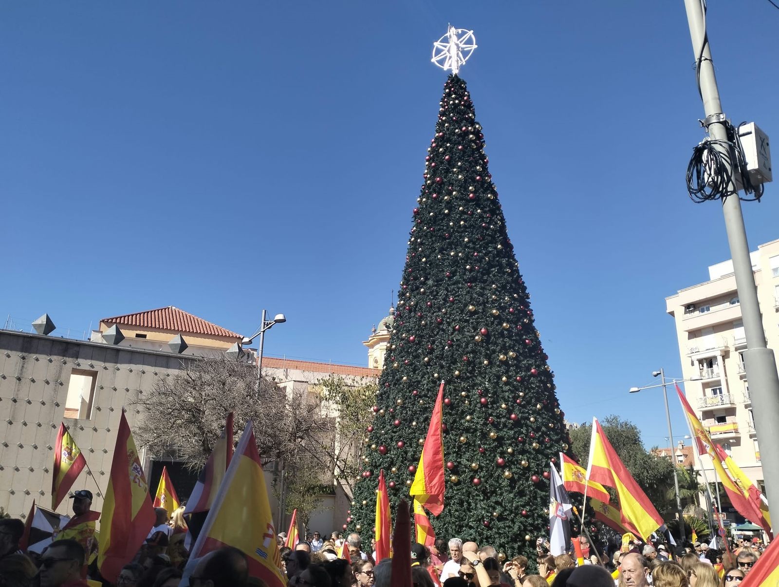 La Plaza de los Reyes, un reflejo de las calles de Madrid