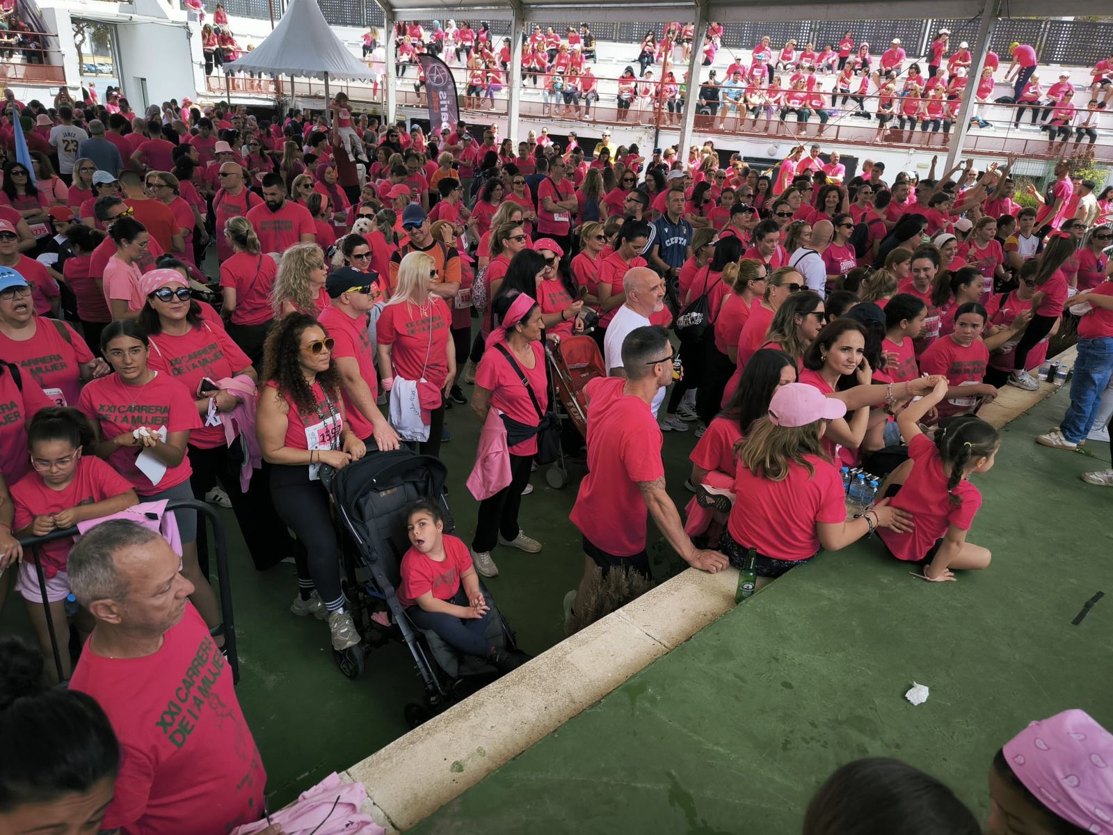 Ceuta se viste de rosa para abrazarse a la vida