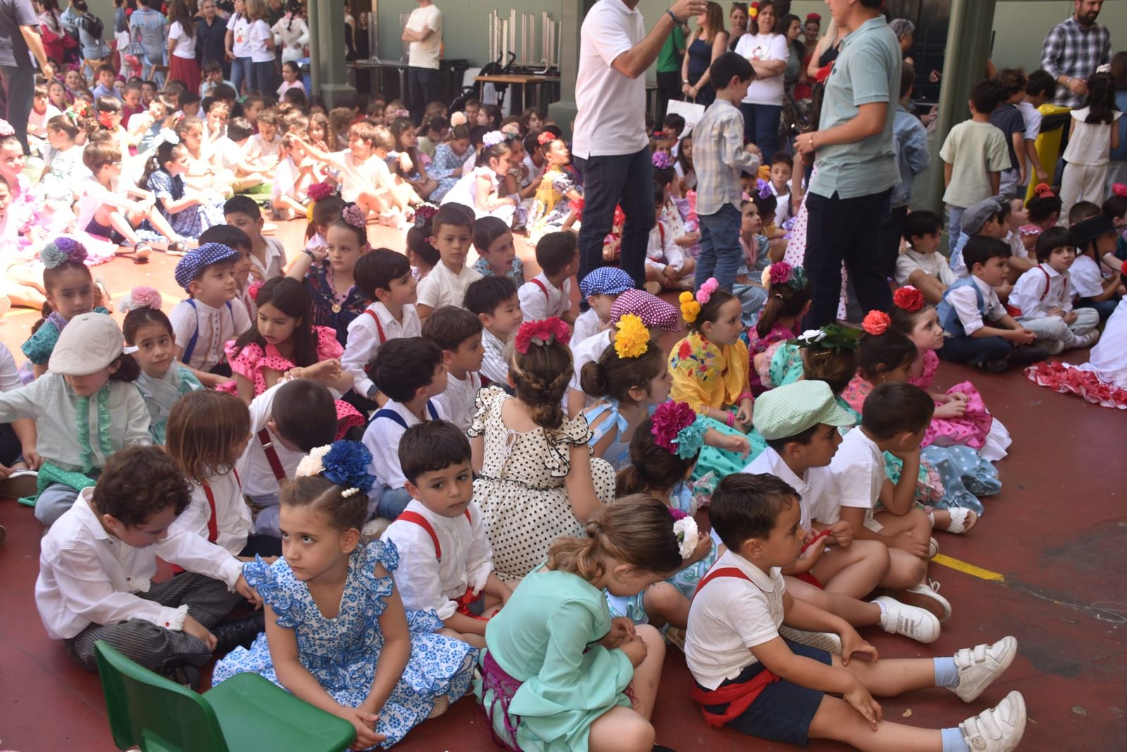 El Colegio de San Agustín disfruta de una feliz jornada solidaria con su Cruz de Mayo