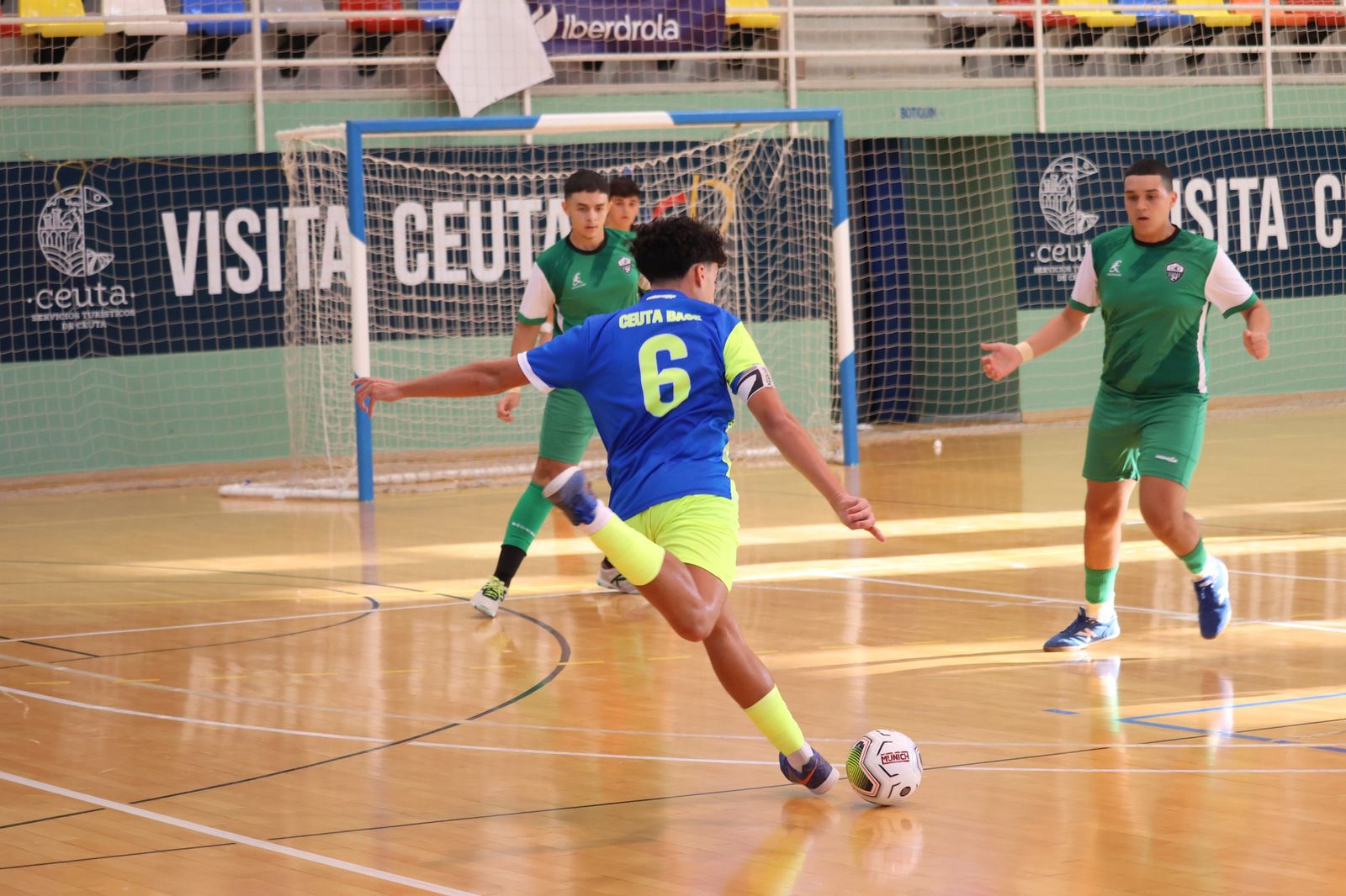 El Bahía Atlético, primer líder de la Liga Juvenil de Fútbol-sala