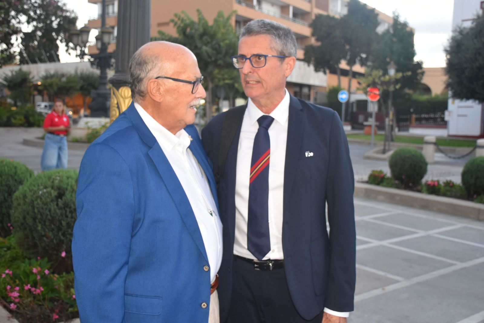 Ofrenda a la patrona y plegaria en Sidi Embarek