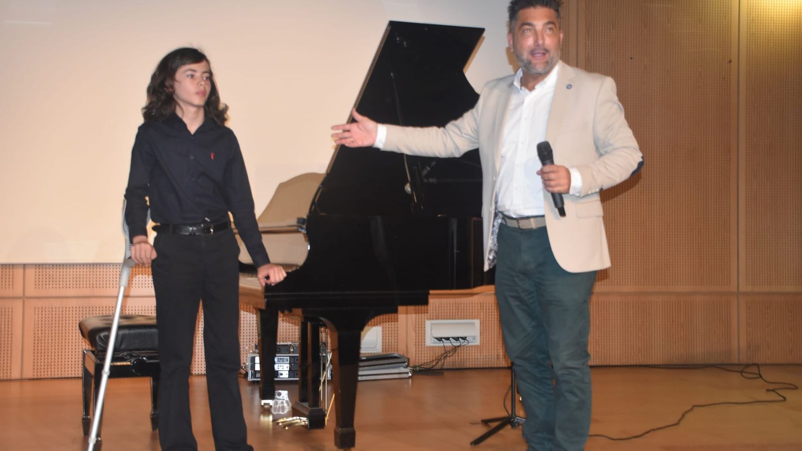 Gran concierto de los jóvenes pianistas en el Centro del Mayor
