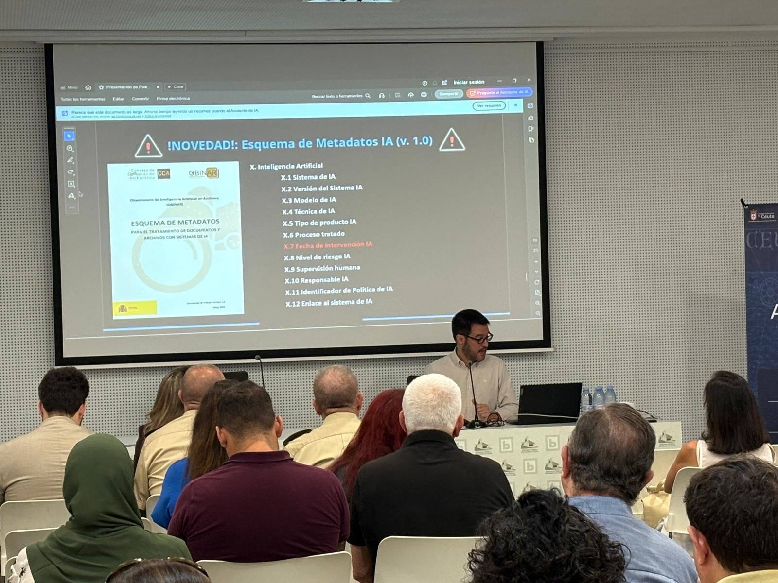 Daniel A. Jorge Trujillo durante su ponencia