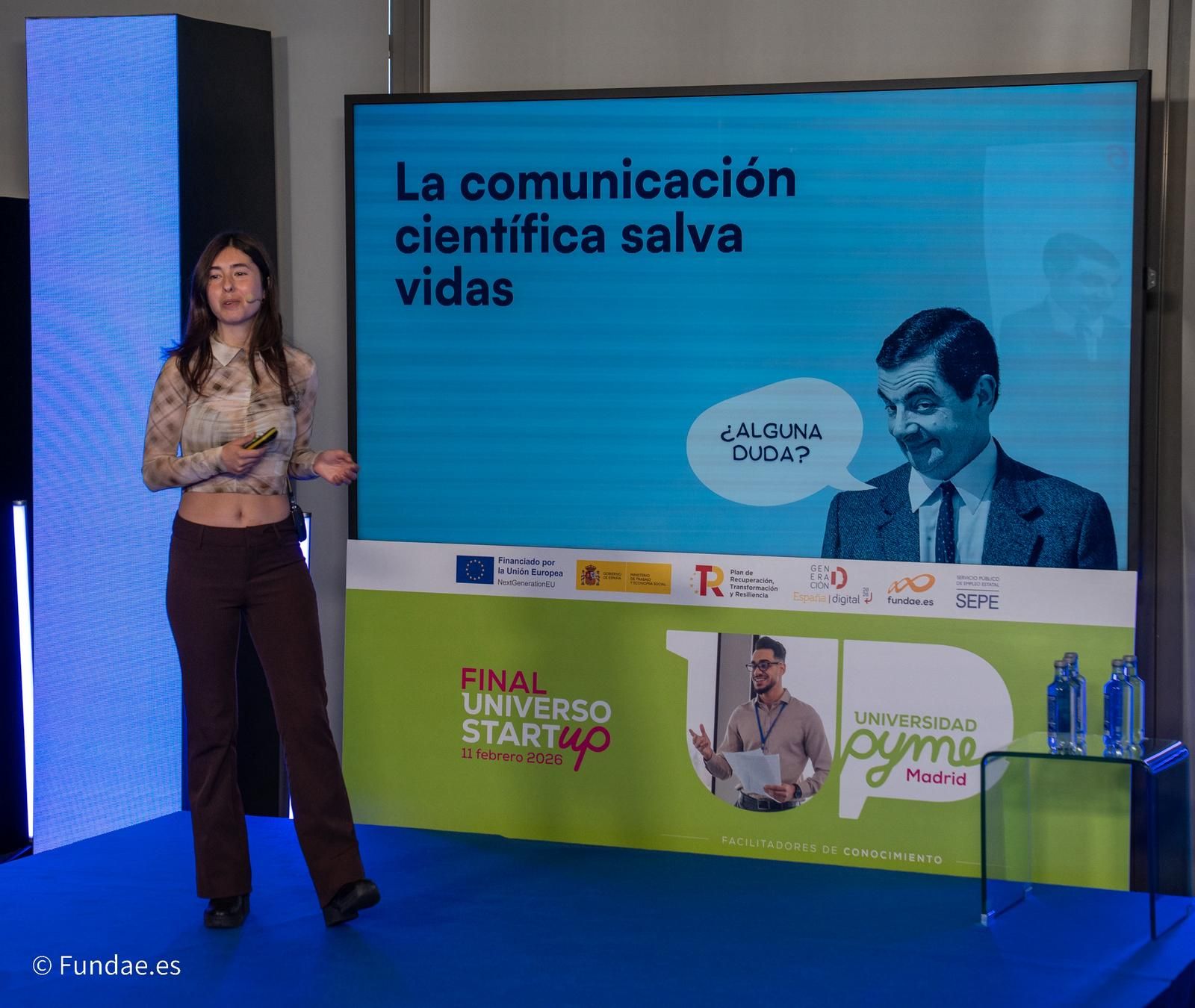La joven Carmen Jiménez durante su exposición este miércoles
