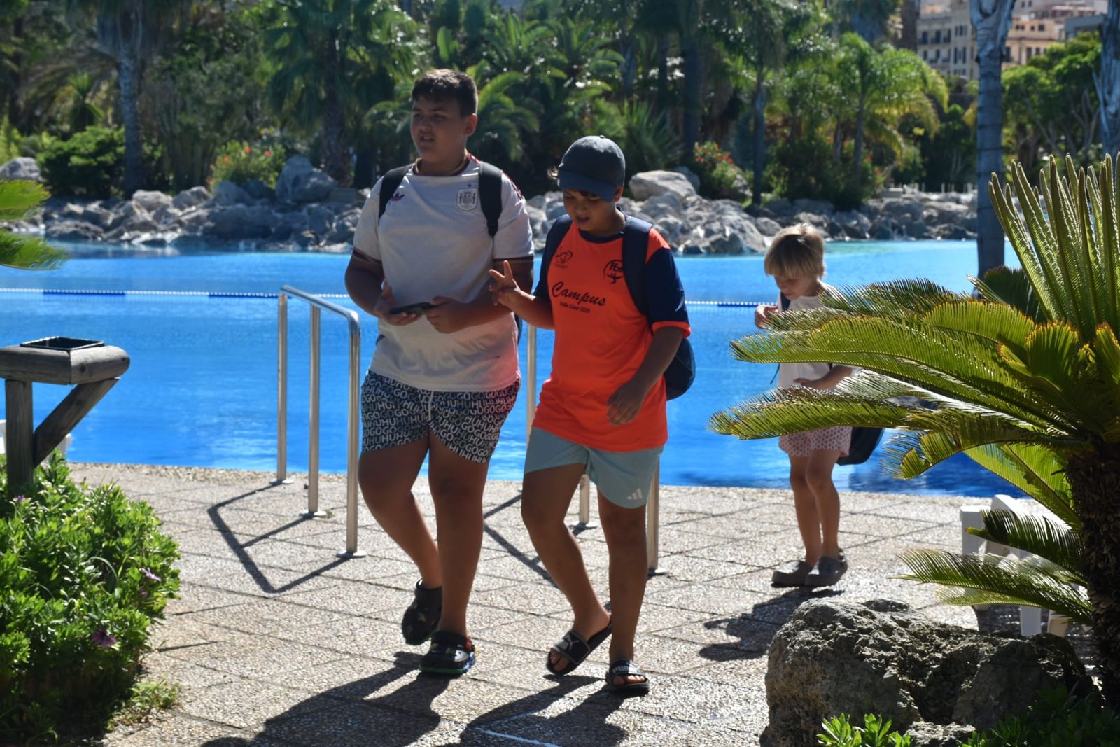 El Campus de Verano Emilio Cózar disfruta de una refrescante jornada en el Parque Marítimo