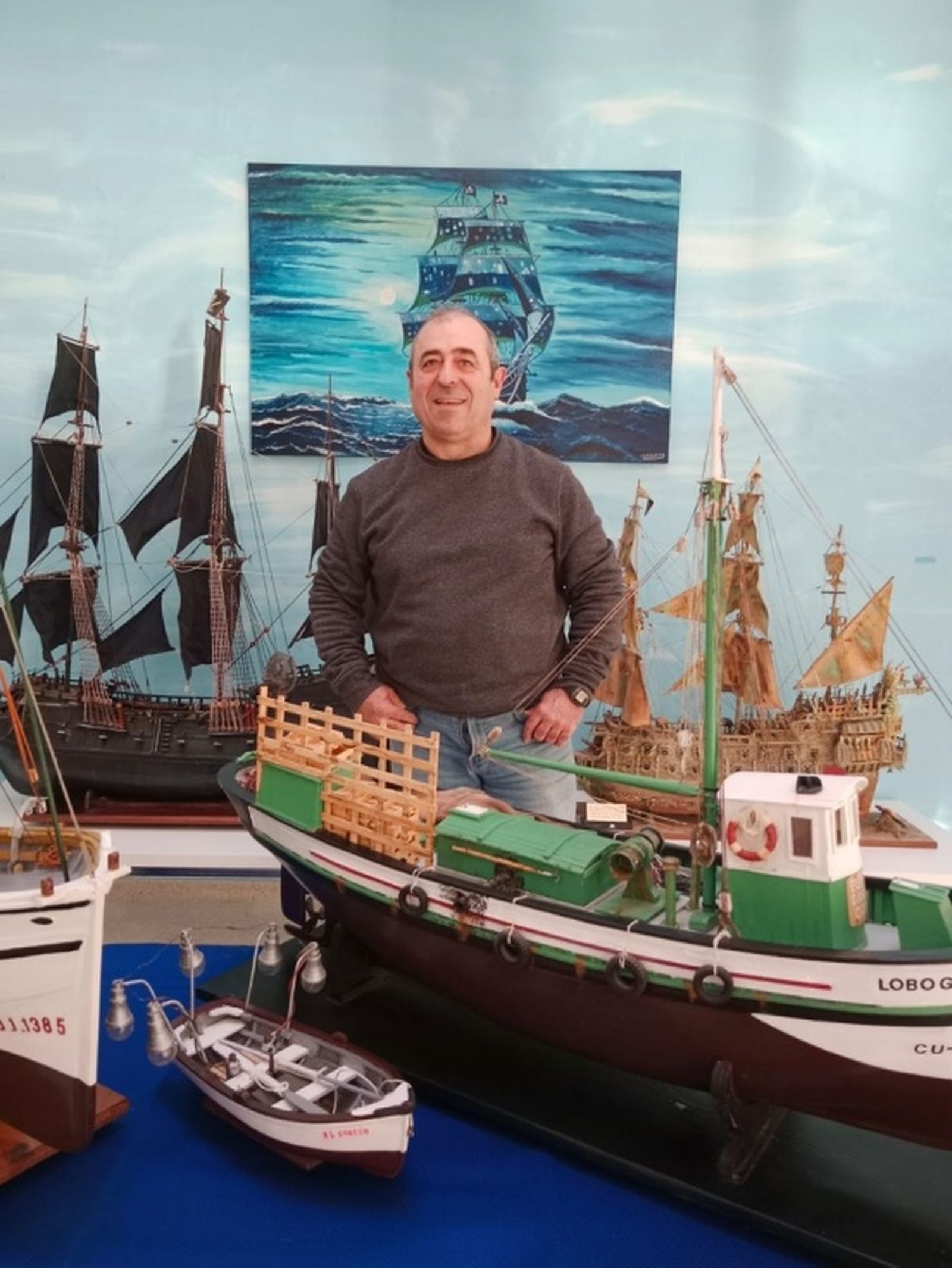 el arte de los barcos en miniatura.- José Manuel Caparrós, ceutí que cuenta con varios premios nacionales en concursos de barcos en miniatura. Mañana inaugura una exposición en la Residencia Gerón, donde los ceut&