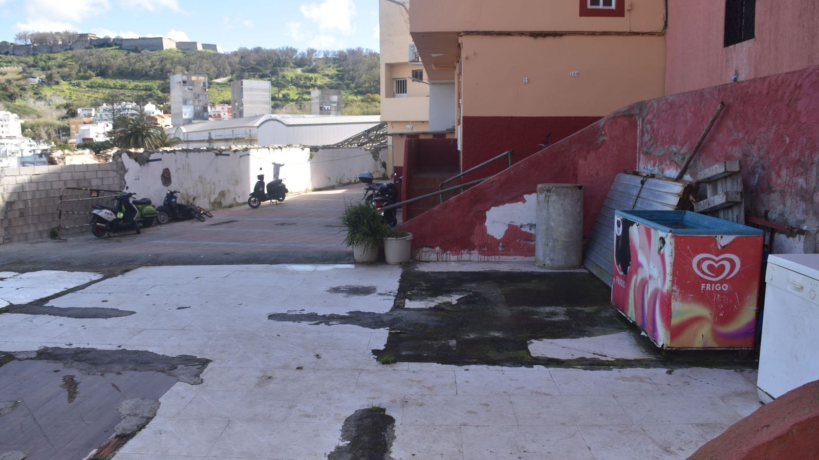 Espacio que el presidente de Pasaje Recreo pidió a la consejera de Cultura que rehabiliten para albergar fiestas para los vecinos