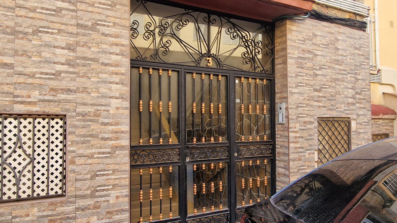 Portal de Alférez Provisional donde han tenido lugar los hechos