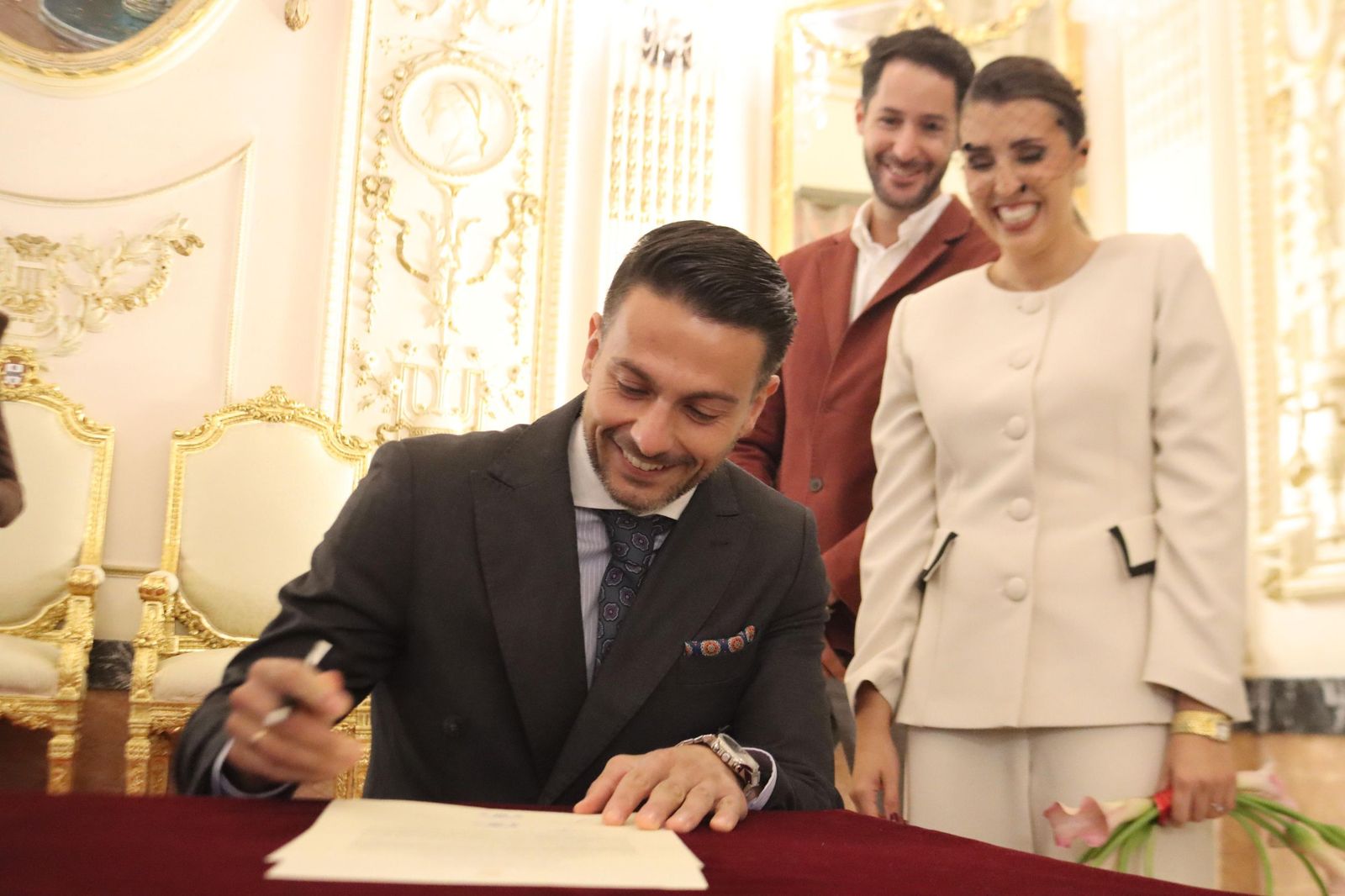 FOTOGALERÍA | Rubén y Gloria dicen 'sí quiero' en el Salón del Trono