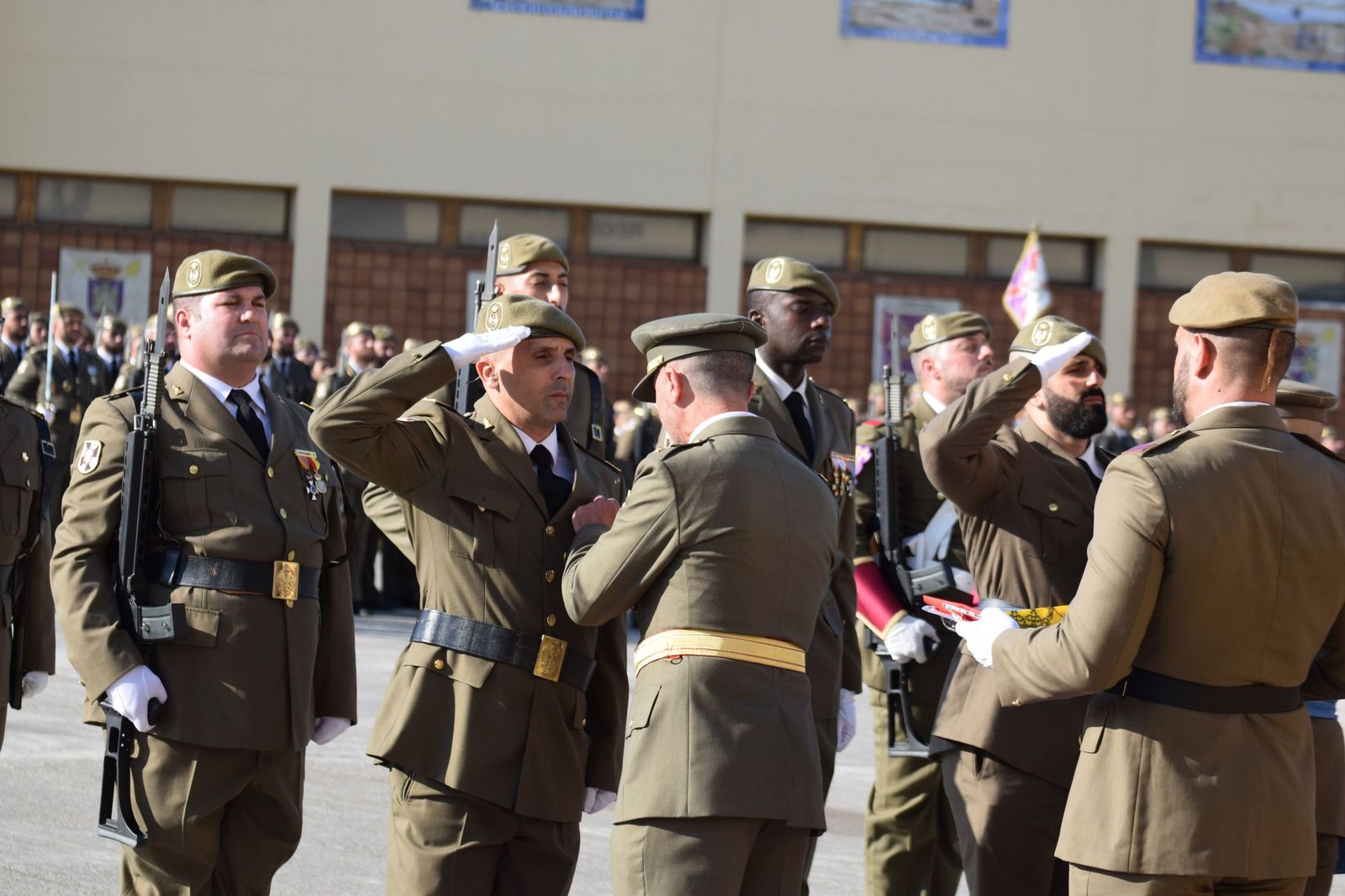 El Regimiento de Ingenieros 7 honra a San Fernando en una solemne parada militar en El Jaral