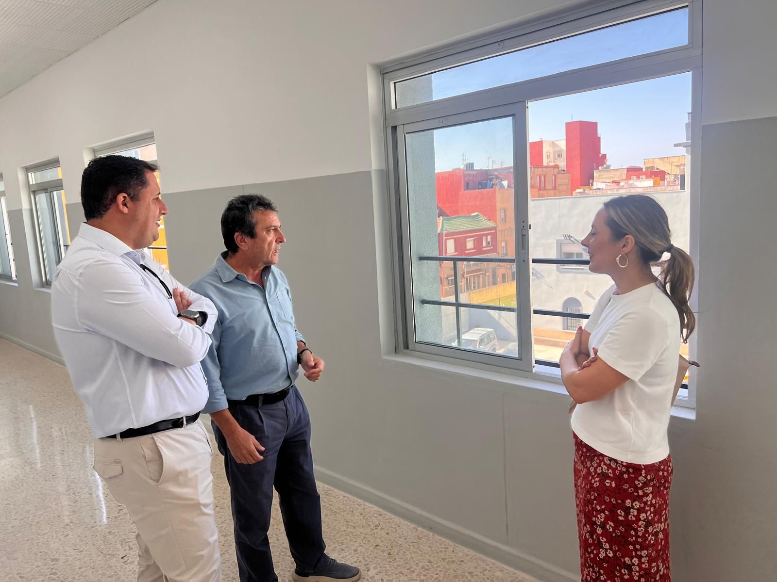 Orozco, Ramírez y Sánchez Valderrama durante su visita al CEIP Ramón y Cajal