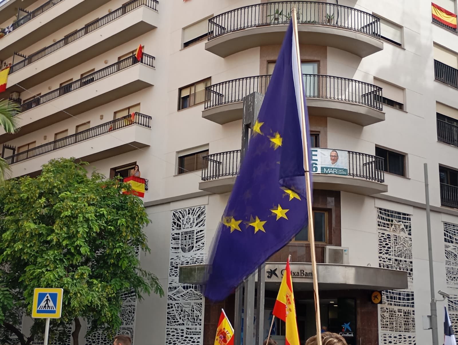 La Plaza de los Reyes clama por un curso seguro