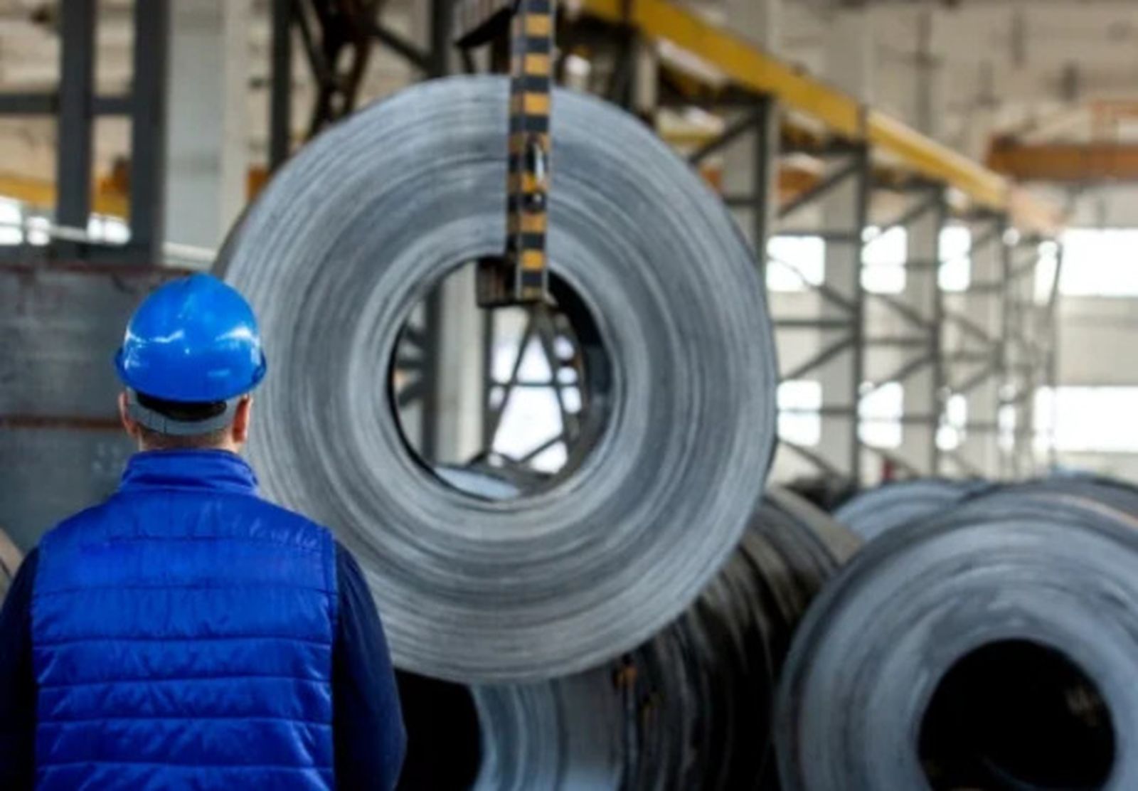 Un trabajador de la industria del metal