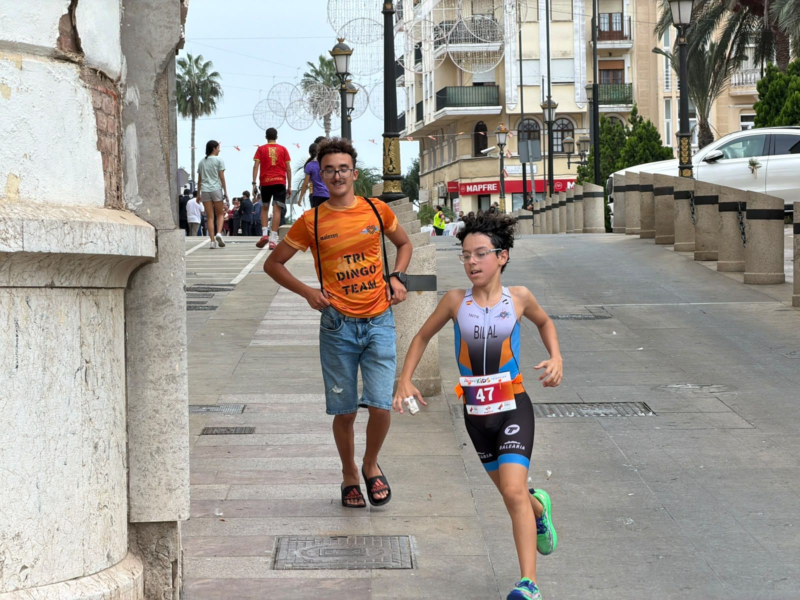 Los aficionados al triatlón en Ceuta se reúnen para participar en el Acuatlón Popular 'Juan Mur' y en la Phoenix Kids Triathlon