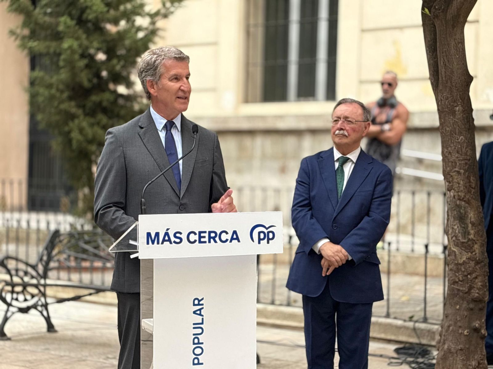 Feijóo habla claro: “Ceuta no se abandona, no se vende y no se entrega”