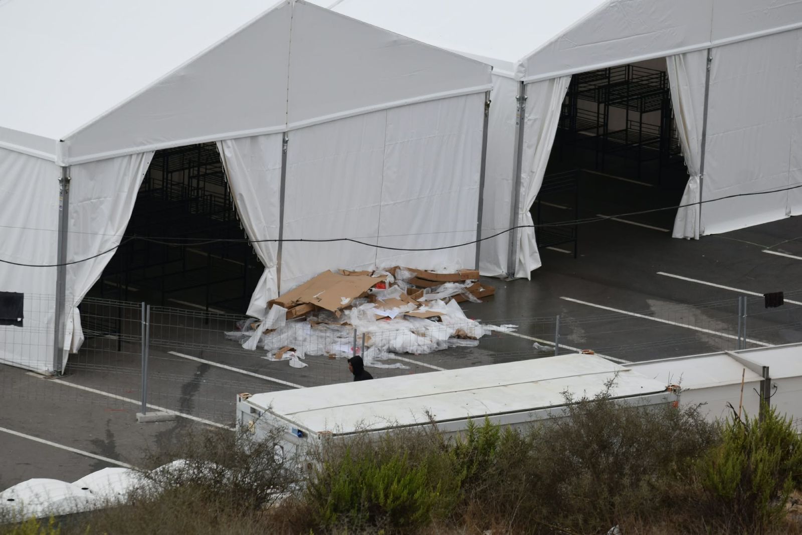 Traslado y retorno de migrantes al CATE y a Marruecos tras el desalojo de la playa de Beníte