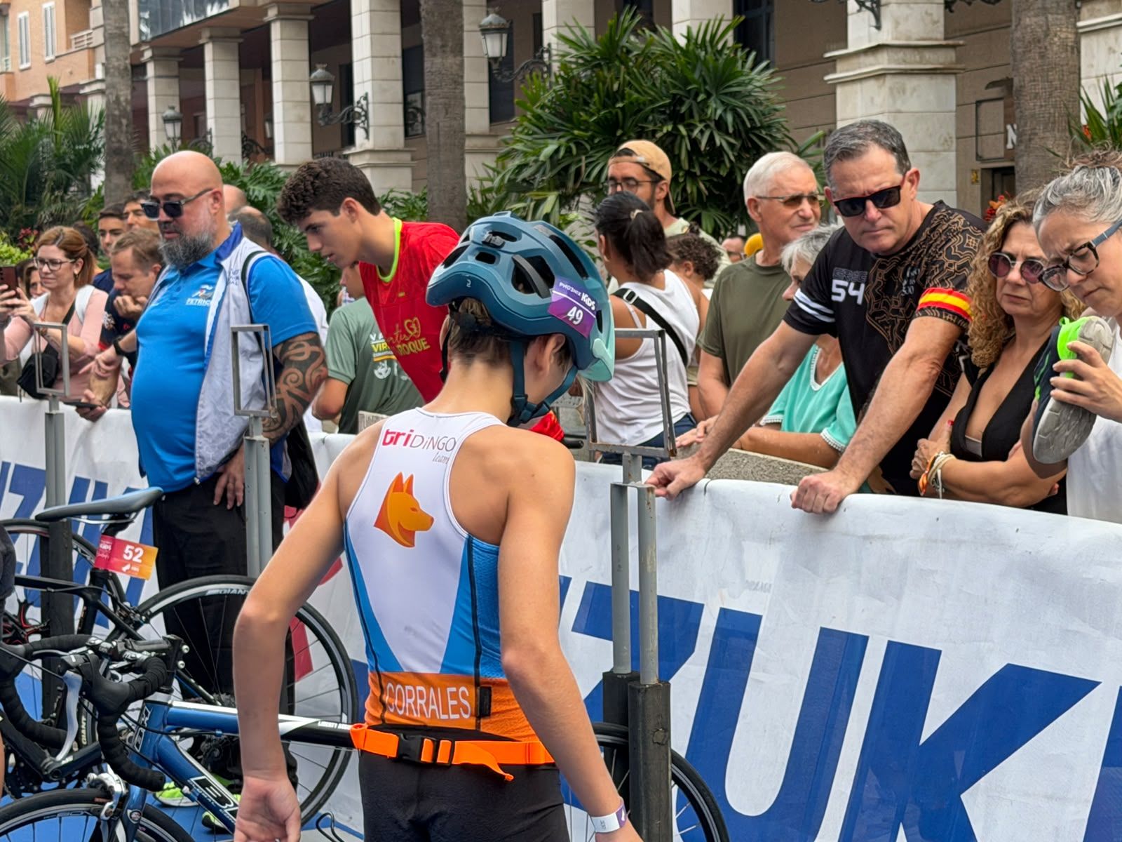 Los aficionados al triatlón en Ceuta se reúnen para participar en el Acuatlón Popular 'Juan Mur' y en la Phoenix Kids Triathlon
