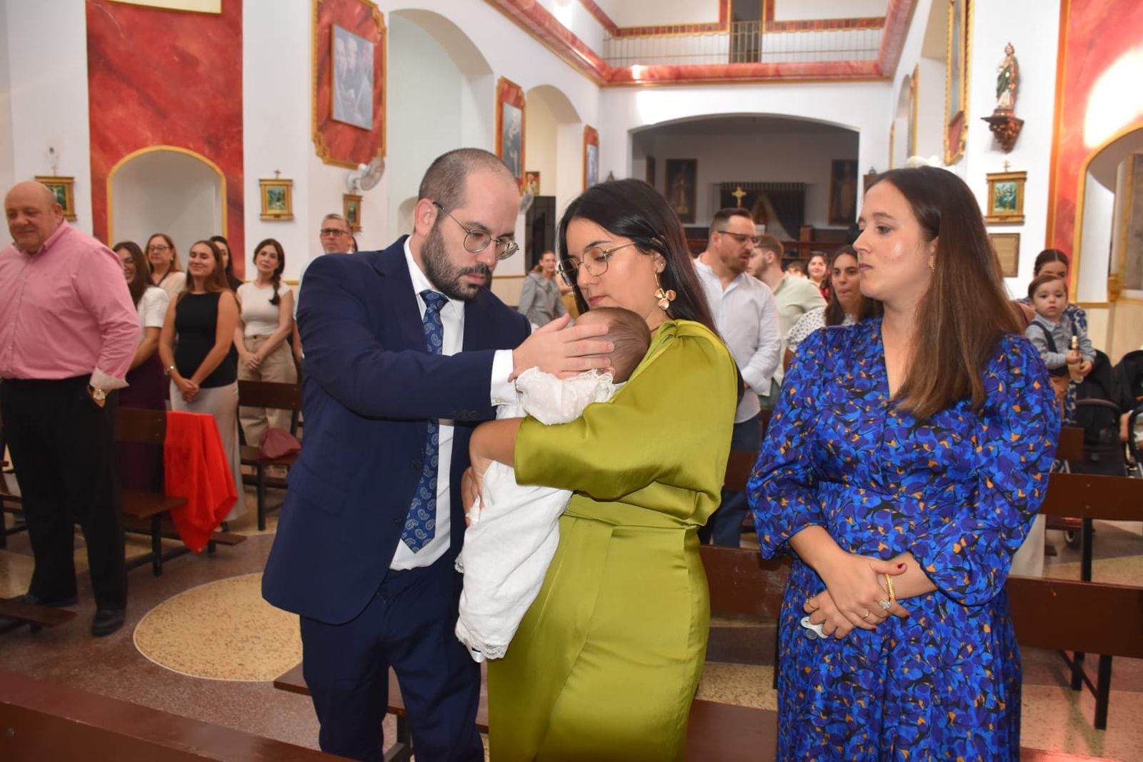 FOTOGALERÍA | Teresa recibe el Sacramento del Bautismo