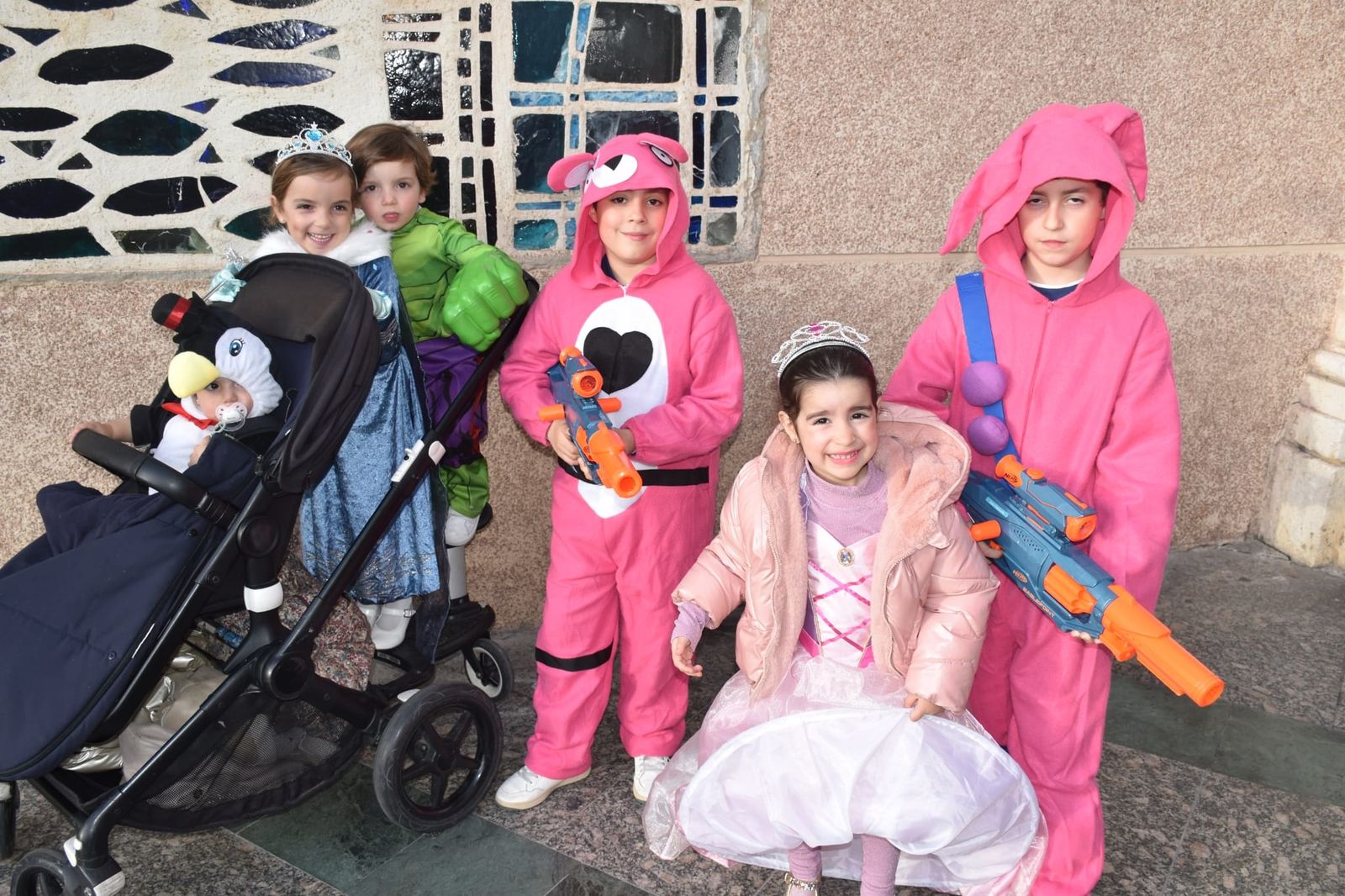 El Carnaval llena de color y ruido las calles del centro