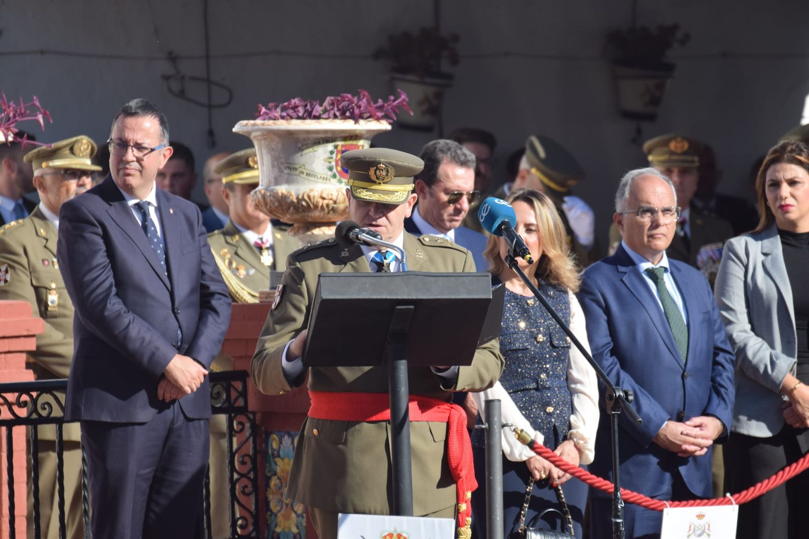 Regulares se viste de gala en honor de la Patrona de Infantería