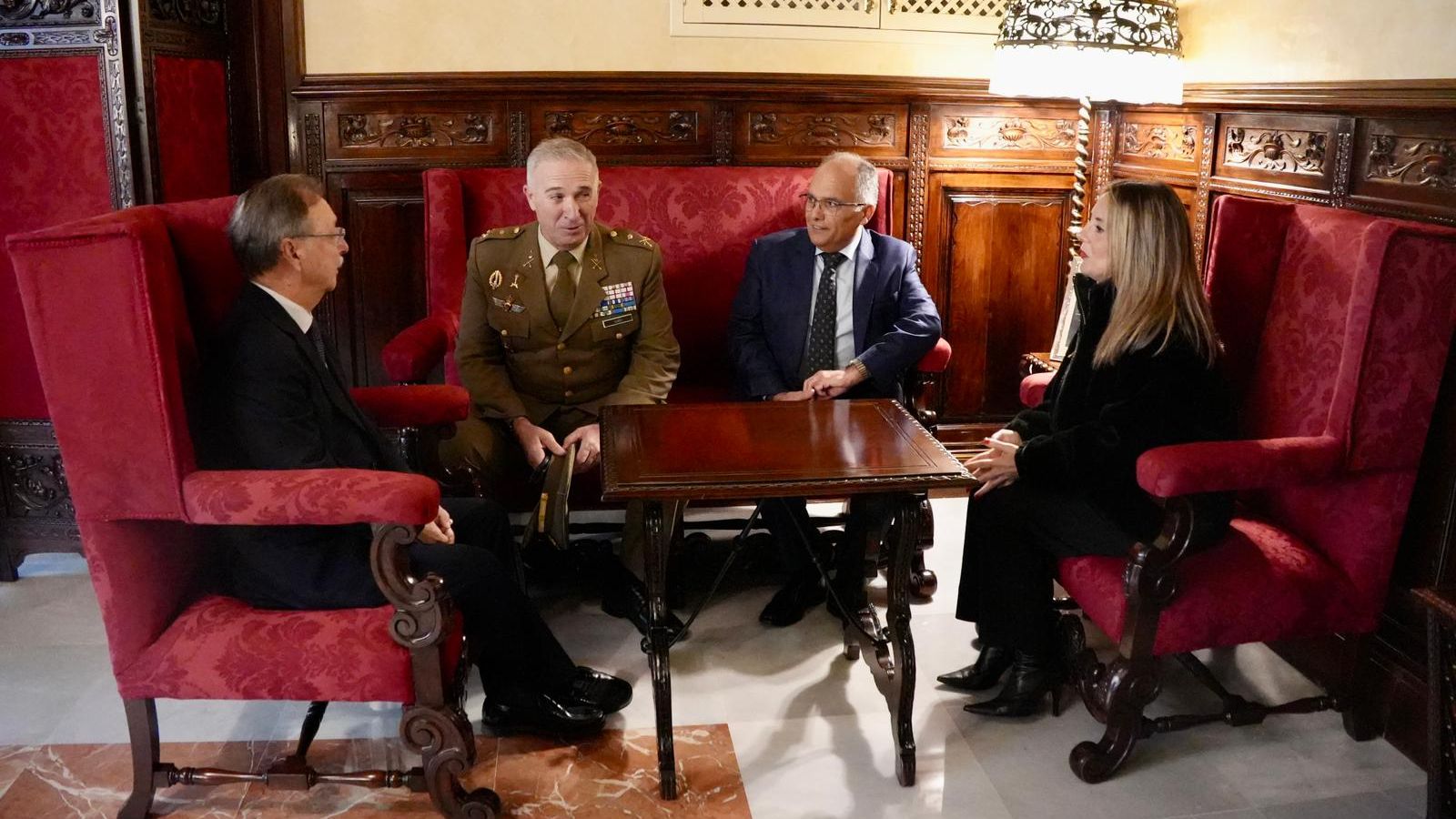 Reunión mantenida entre Marcos Llago y el presidente, el consejero de Gobernación y la consejera de Cultura