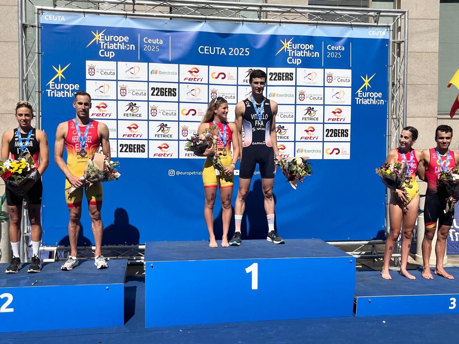 Suenan los himnos de España y Francia en la 'Copa de Europa' de Triatlón