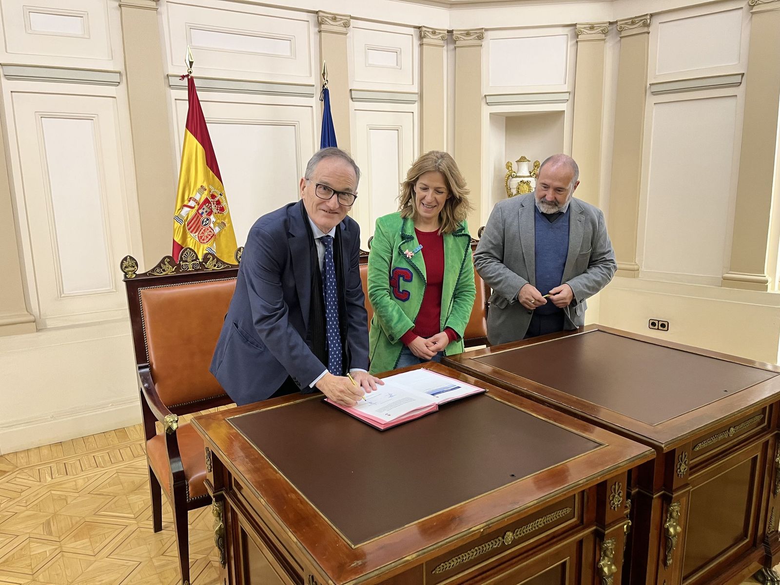 Momento de la firma del convenio