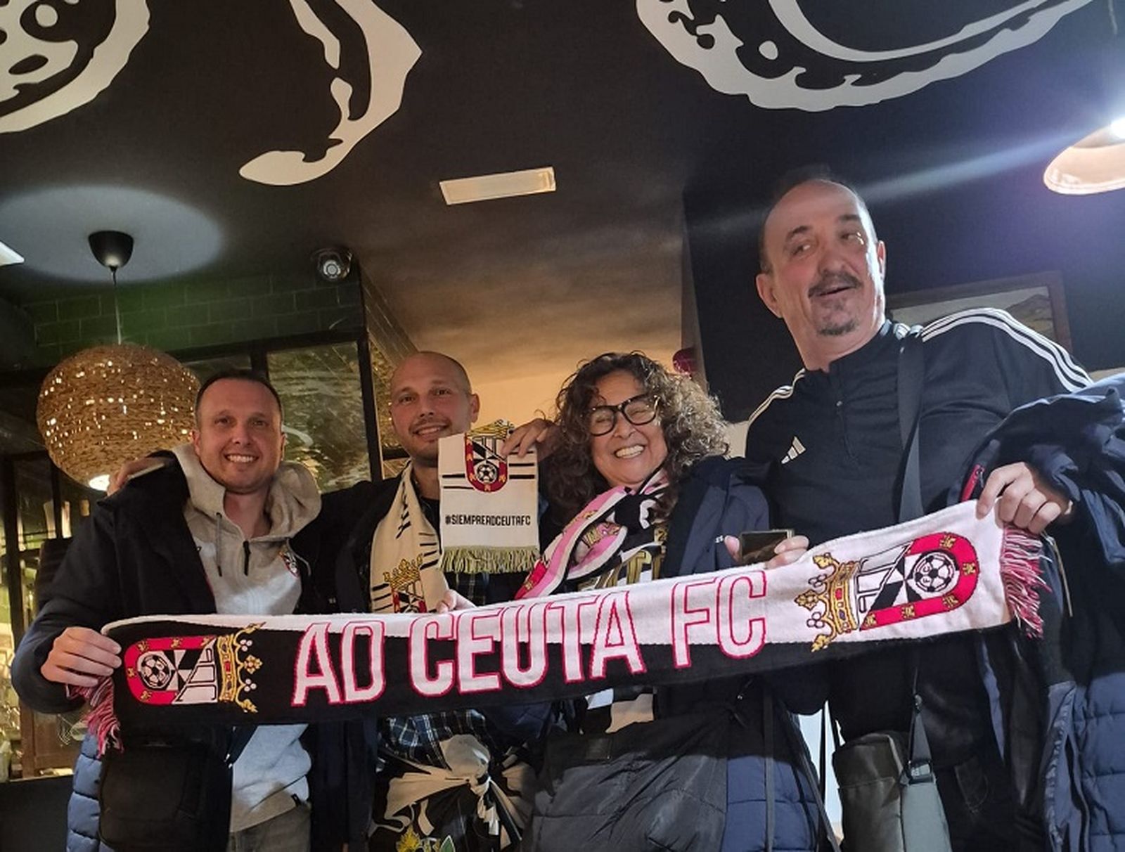 Los aficionados ceutíes ya están en el estadio 'Riazor'