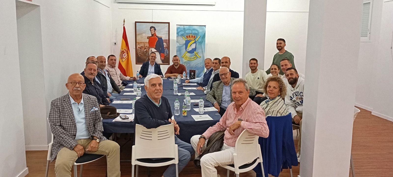 Participantes en la actividad celebrada en la Biblioteca Histórico-Militar