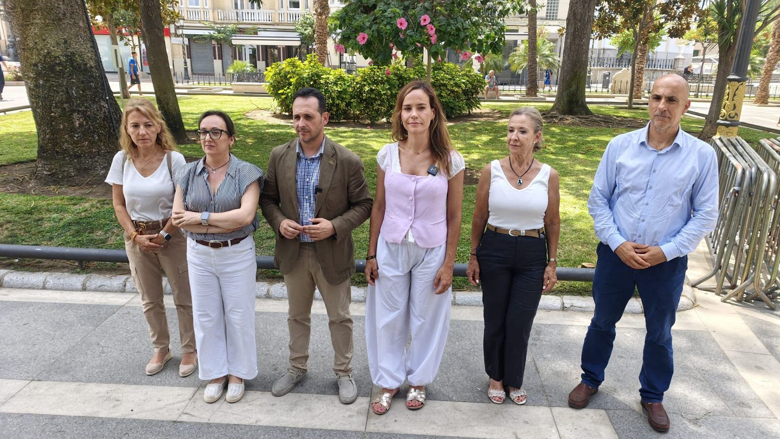 Los miembros de Vox, en su comparecencia en la Plaza de África