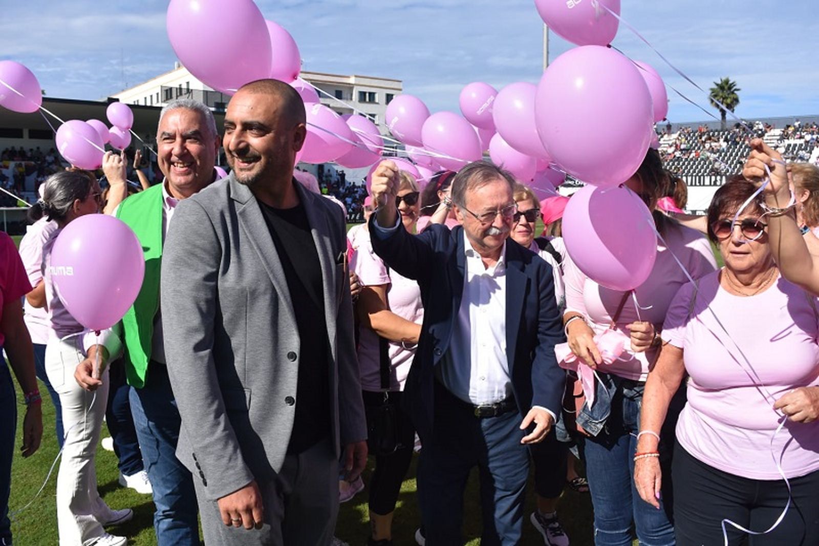 El presidente de la ciudad y la Asociación Española Contra el Cáncer en Ceuta acompañaron a ACMUMA en la jornada / FOTO NICOL´S El presidente de la ciudad y la Asociación Española Contra el Cáncer en Ceuta acompañaron a ACMUMA en la jornada / FOTO NICOL´S