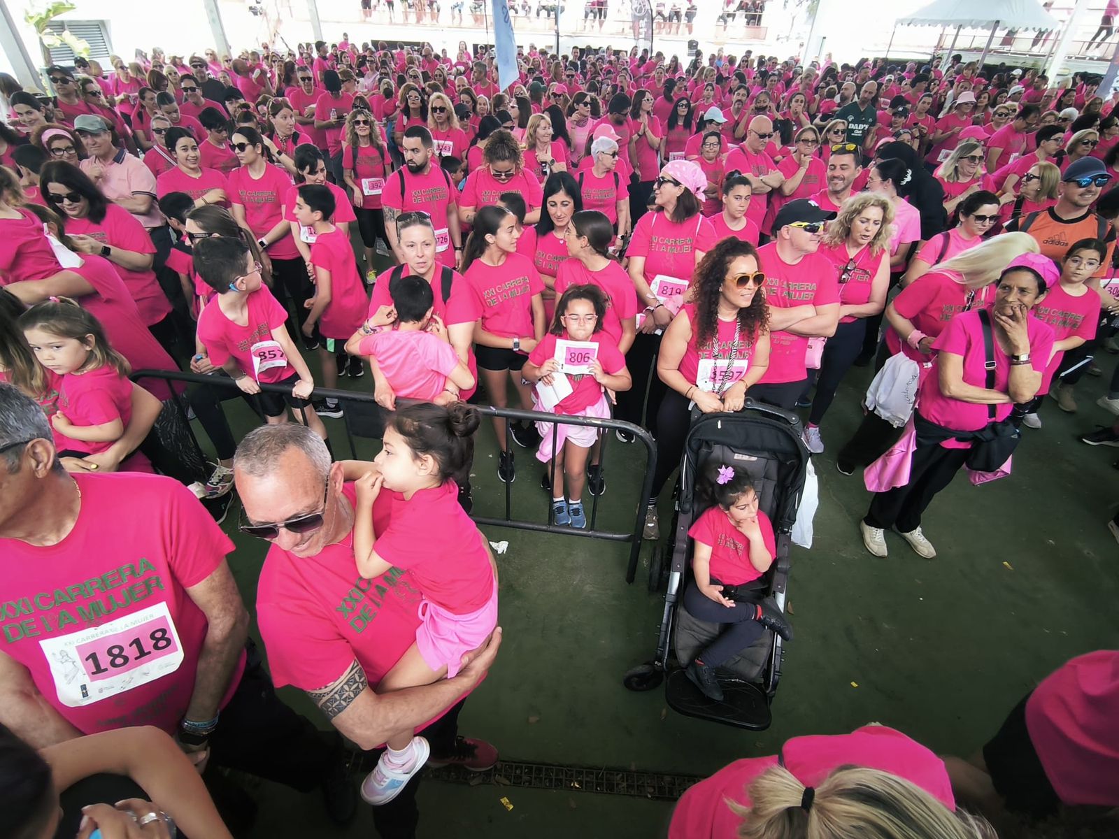 Ceuta se viste de rosa para abrazarse a la vida