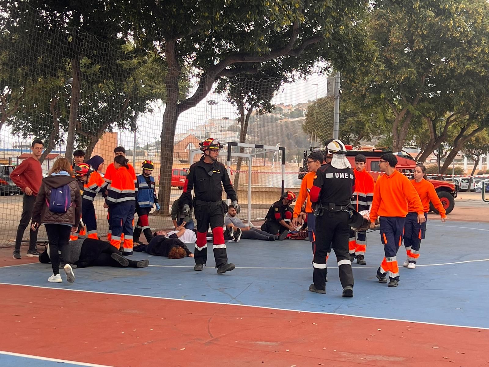 FOTOGALERÍA | Así fue el espectacular simulacro de la UME en el Parque Juan Carlos I