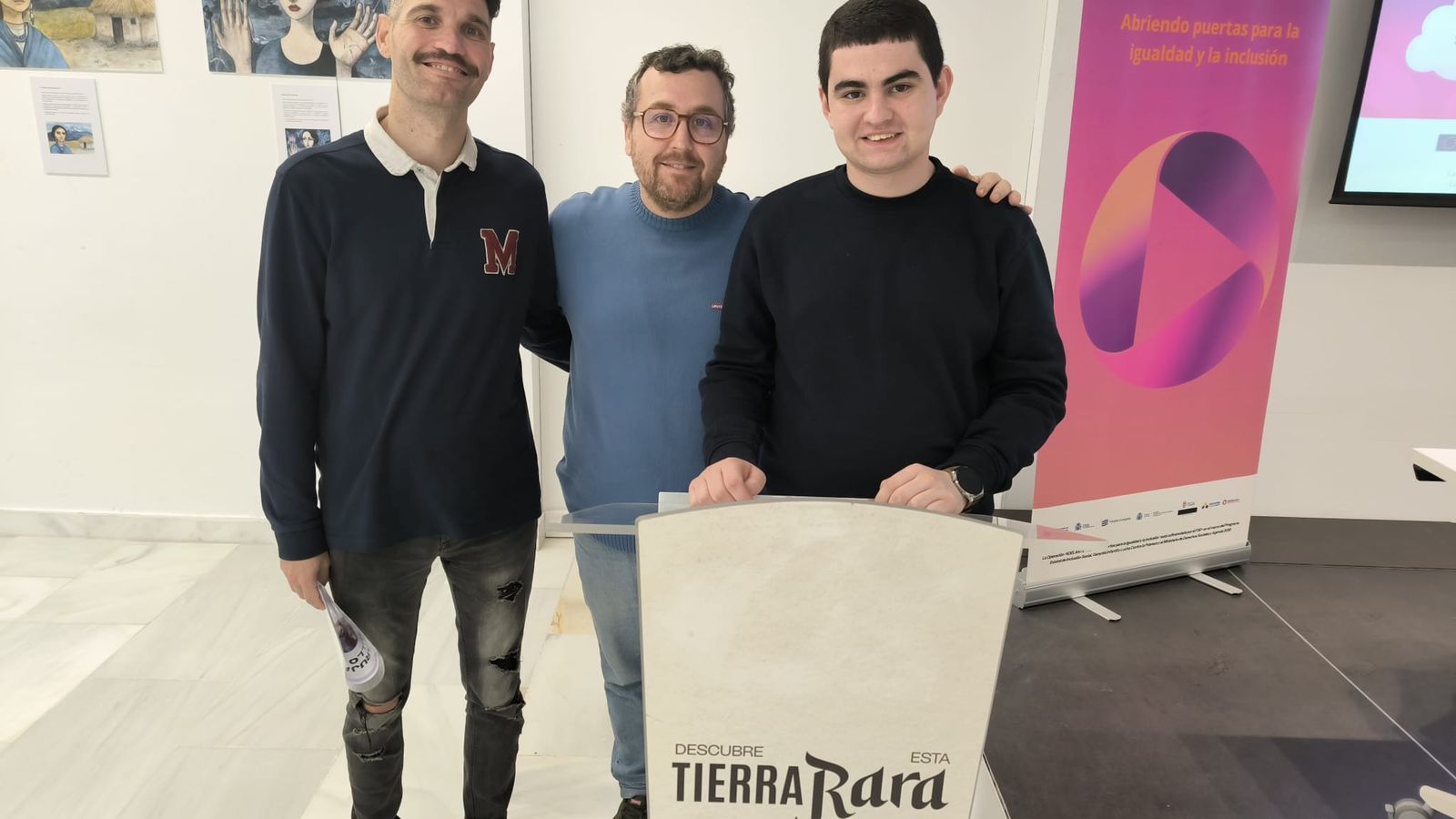 Javier Sánchez Paris, en el centro